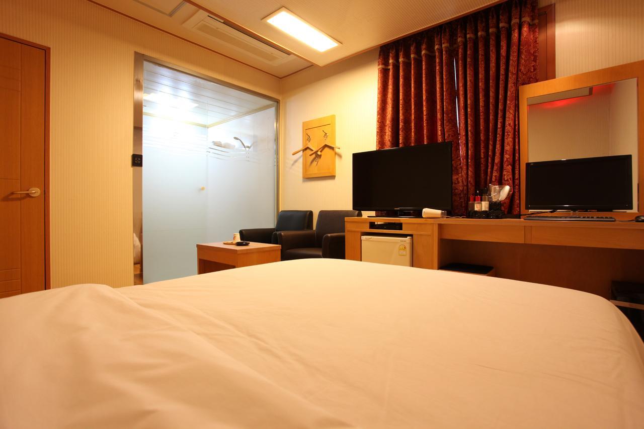 Prince Hotel Seoul Exterior photo