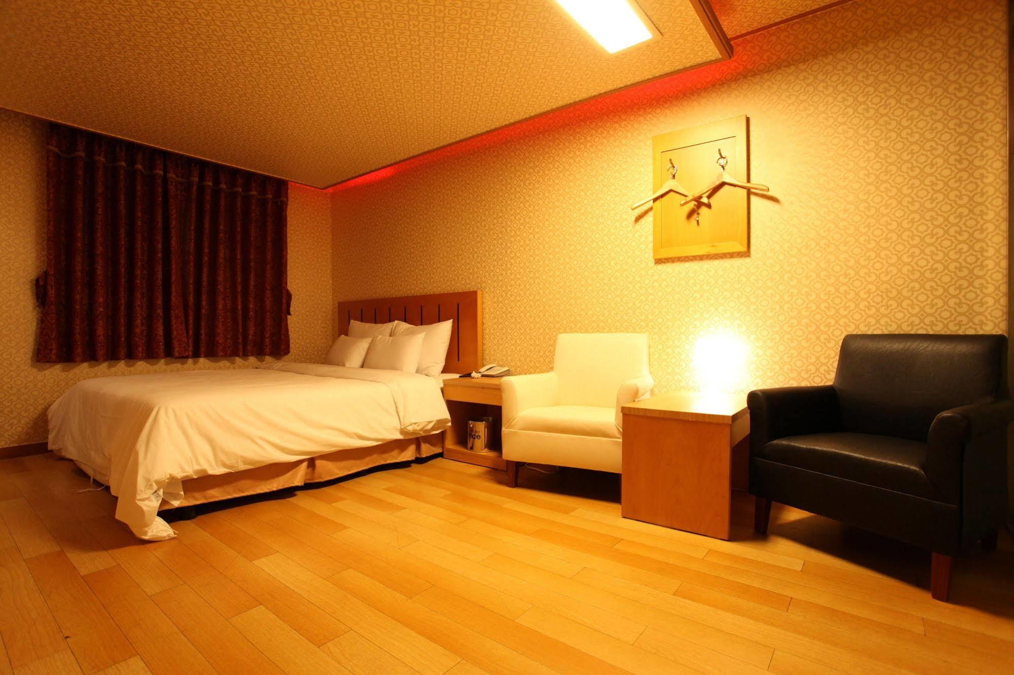 Prince Hotel Seoul Exterior photo