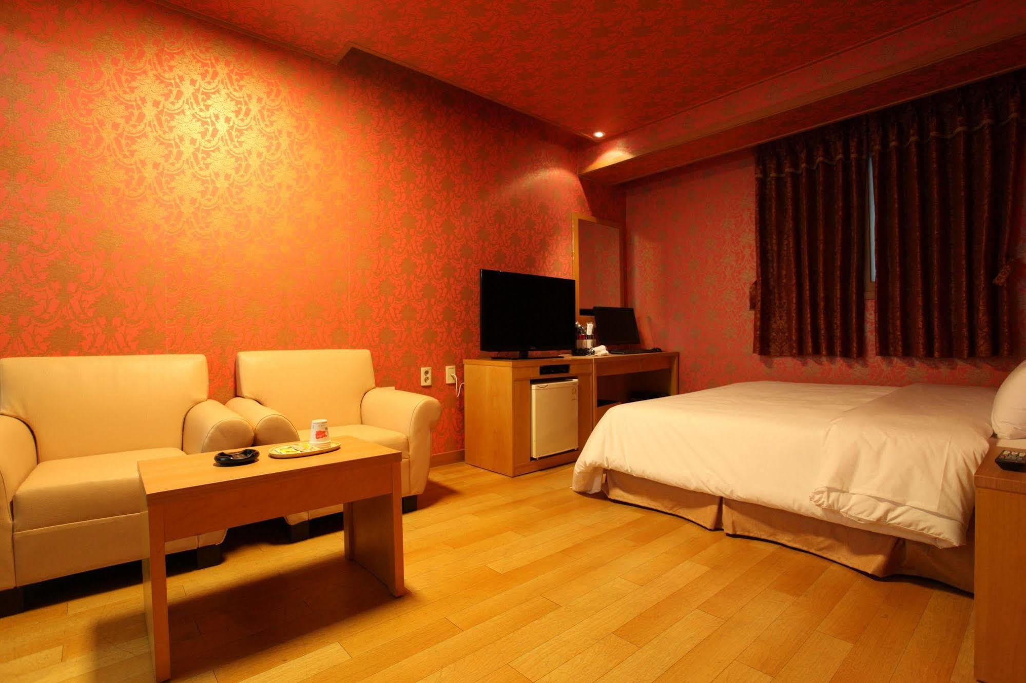 Prince Hotel Seoul Exterior photo